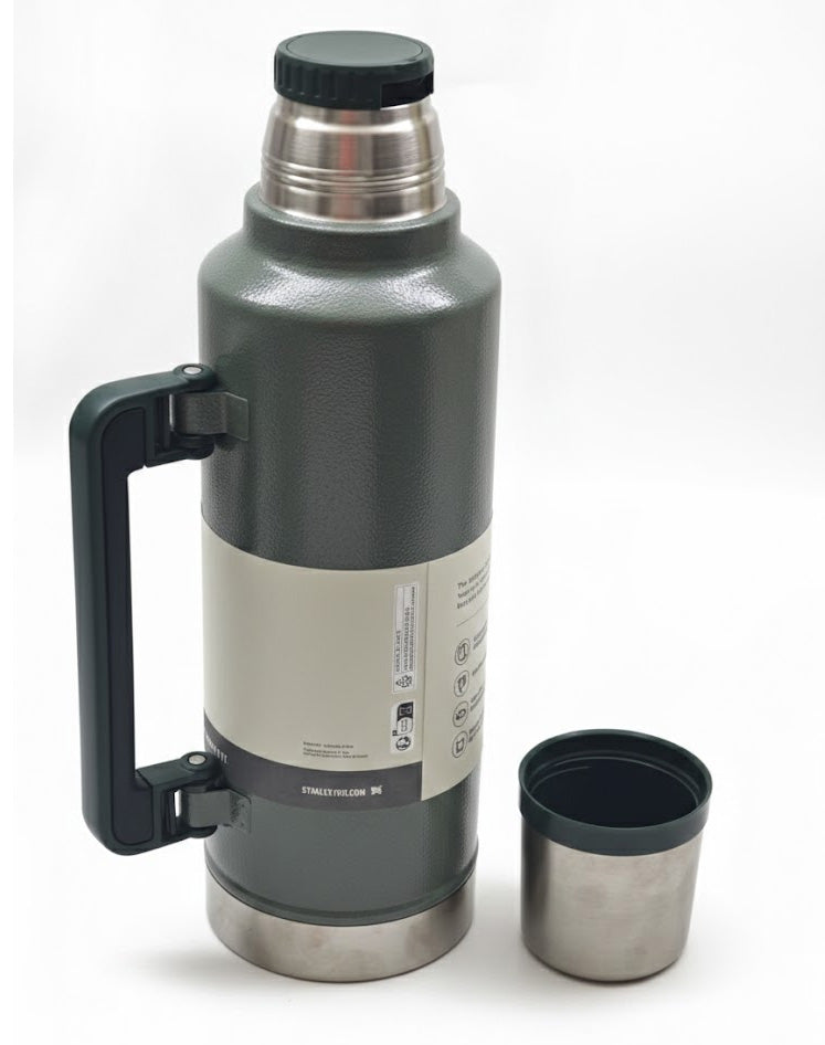 mahmutogluav av malzemeleri Stanley Klasik Termos 1,9Lt Legendary Bottle Hammertone Green ürün görseli