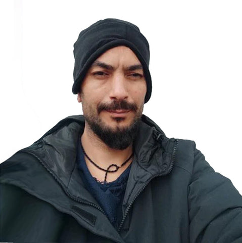 Mysia siyah kulakları örten polar bere